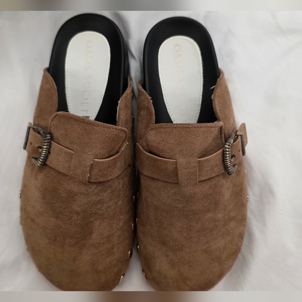 Oasis Society Toni Mule Latte Suede Buckle Loafer NIB Size 9
